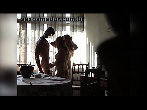 ❤️ Seks dostları nəhəng kişini və onunla birlikdə bir üçlüyü dəvət edirlər Rus pornosu bizdə ❌